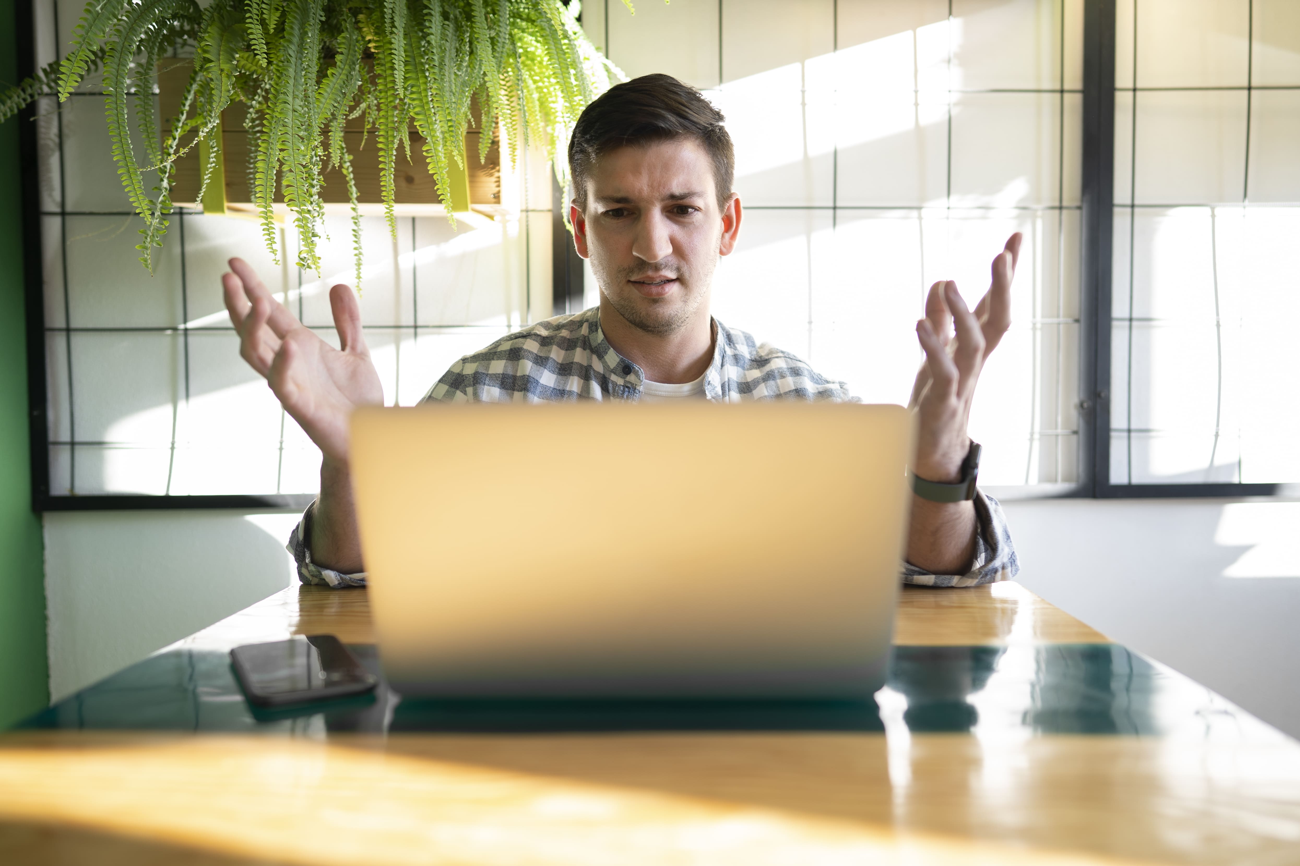 how-to-train-employees-remotely-best-practices-and-solutions